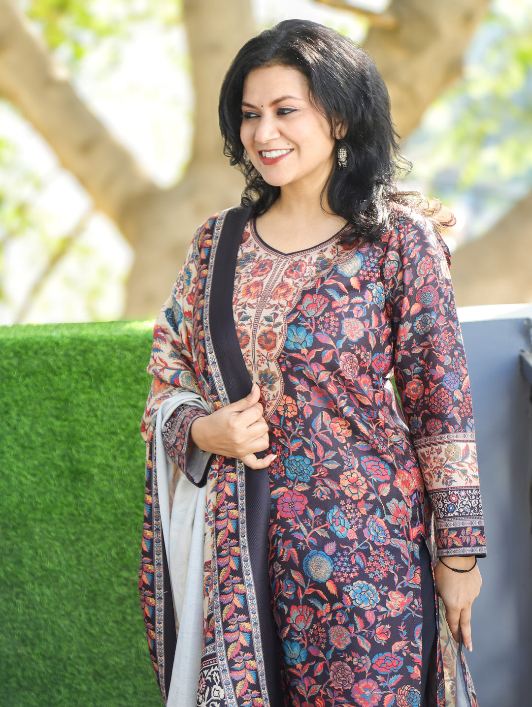 Tejaswi Ebony Black Round Neck Kashmiri Floral Print Semi Pashmina 3 Piece Set