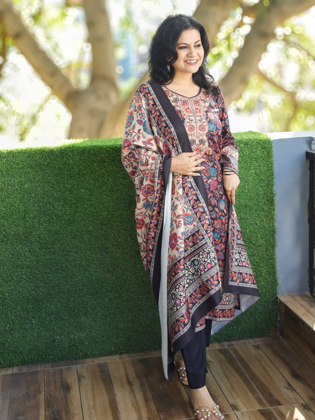 Tejaswi Ebony Black Round Neck Kashmiri Floral Print Semi Pashmina 3 Piece Set