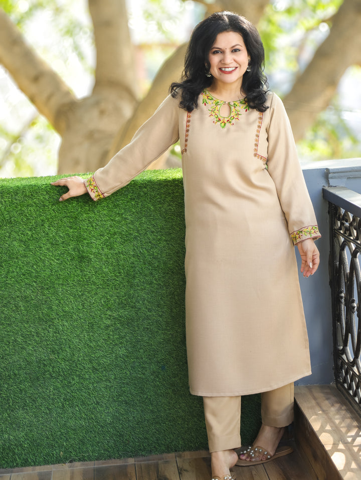 छाया Sand Beige Embroidered Keyhole Neck Semi Pashmina Winter Kurti