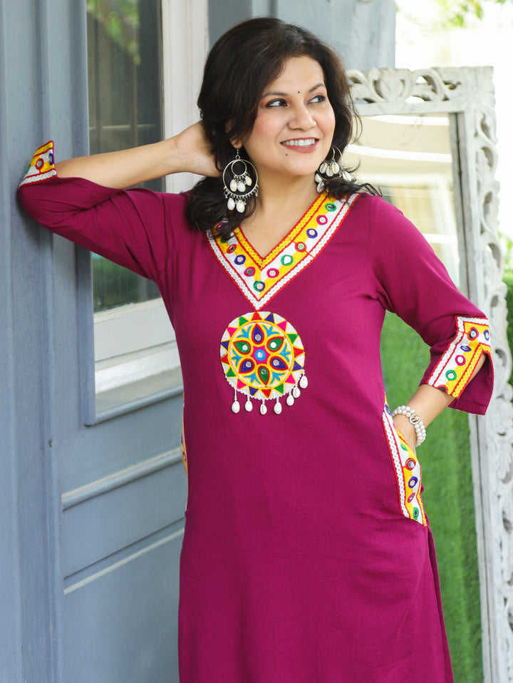 Naavali Jamuni Purple Kutchi Mirror Embroidered V Neck Cotton Kurti