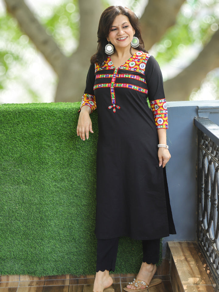Naavali Black Kutchi Mirror and Thread Embroidered Cotton Kurti