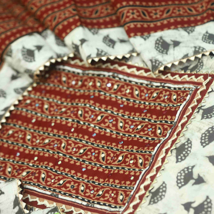 Nazara Faded White Kutch Work Neck Dabu Printed Cotton Suit Set D1