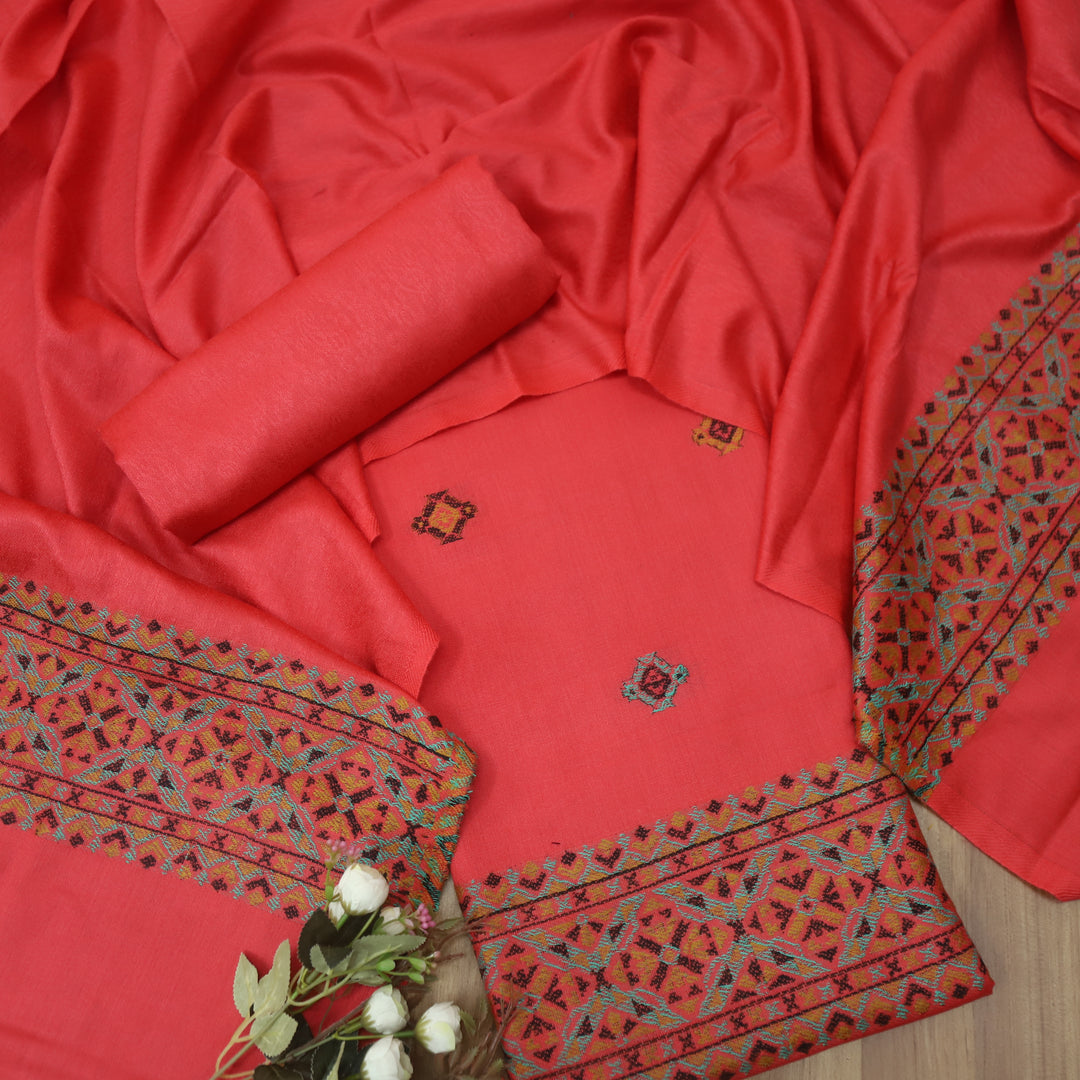 निकुंज Taffy Pink Kullu Thread Weaved Hem Semi Pashmina Winter Suit Set