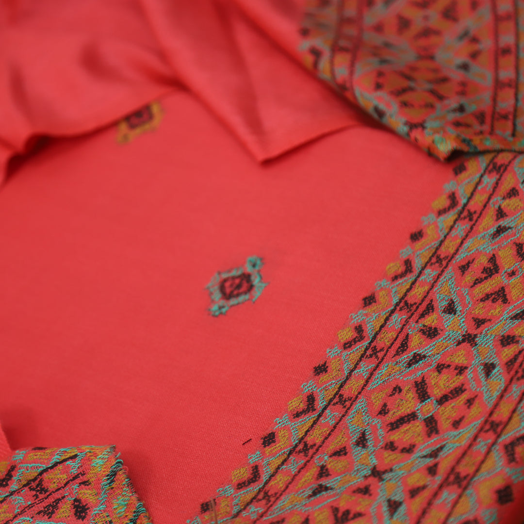 निकुंज Taffy Pink Kullu Thread Weaved Hem Semi Pashmina Winter Suit Set