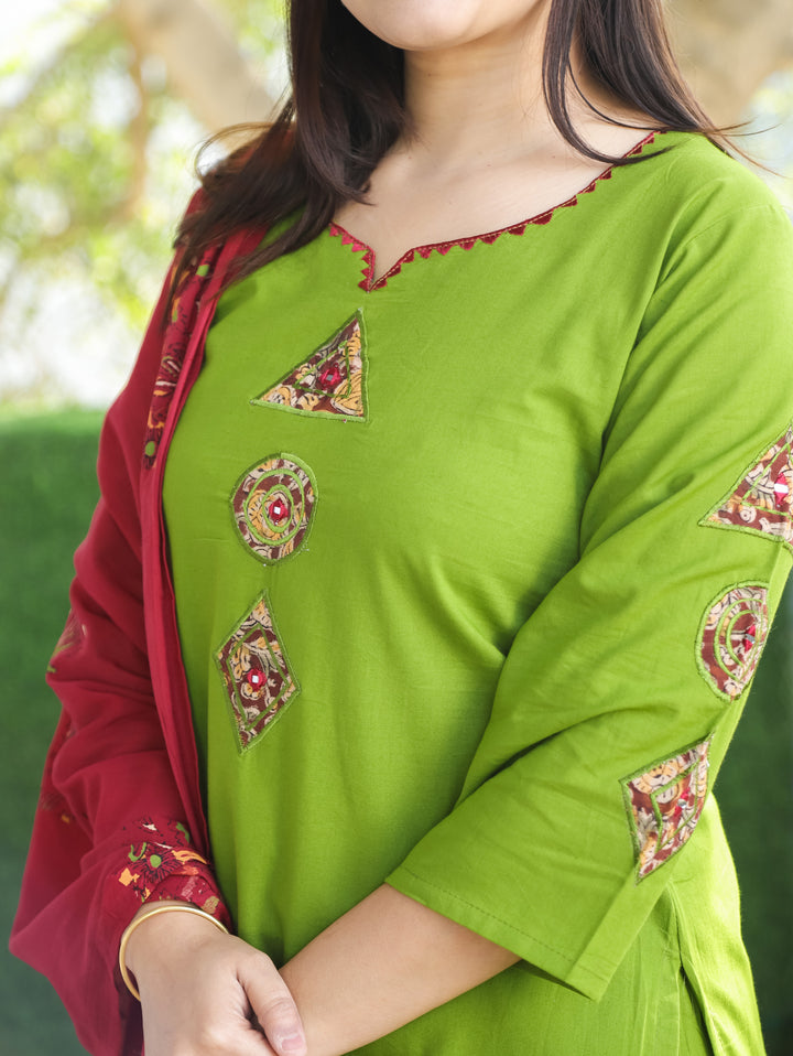 Roohi Grass Green Round Applique Patch Neck and Sleeve Cotton 3 Piece Set