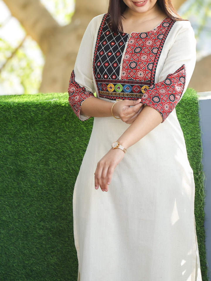 Chandra Shell White Kutch Patch Mirror and Thread Embroidery Cotton Kurti