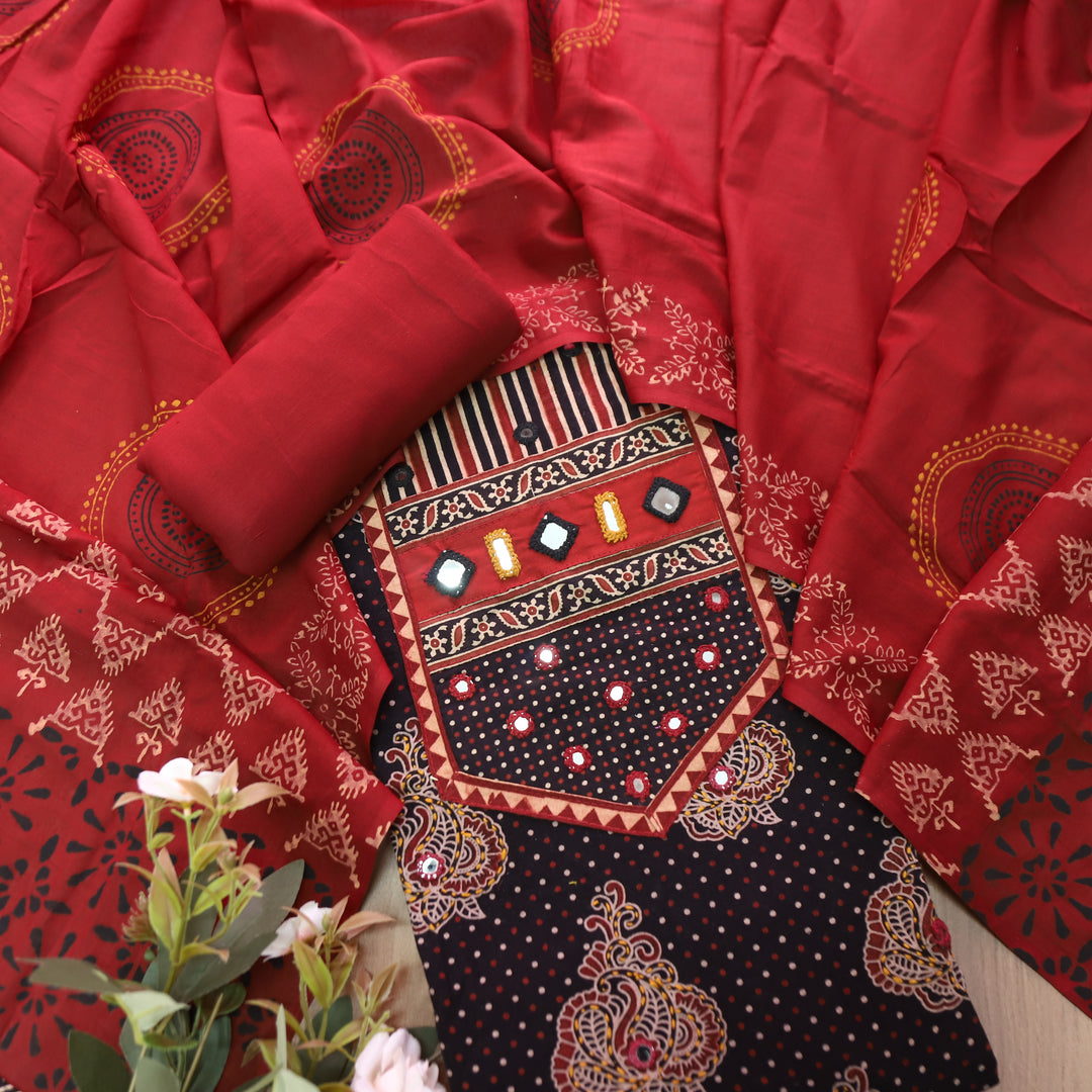 Manuvi Onxy Black Mirror Kutch Work Ajrakh Printed Cotton Set