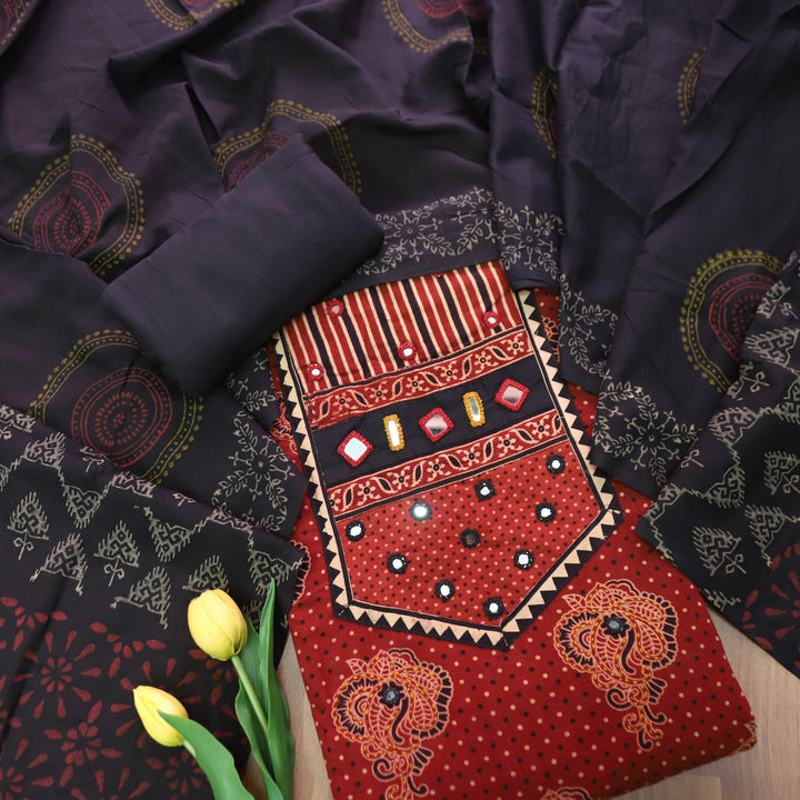 Manuvi Barn Maroon Mirror Kutch Work Ajrakh Printed Cotton Set