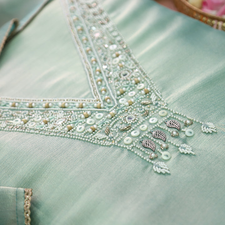 Naari Crystle Ocean Moti Work with Hanging Ziraf Silk Set