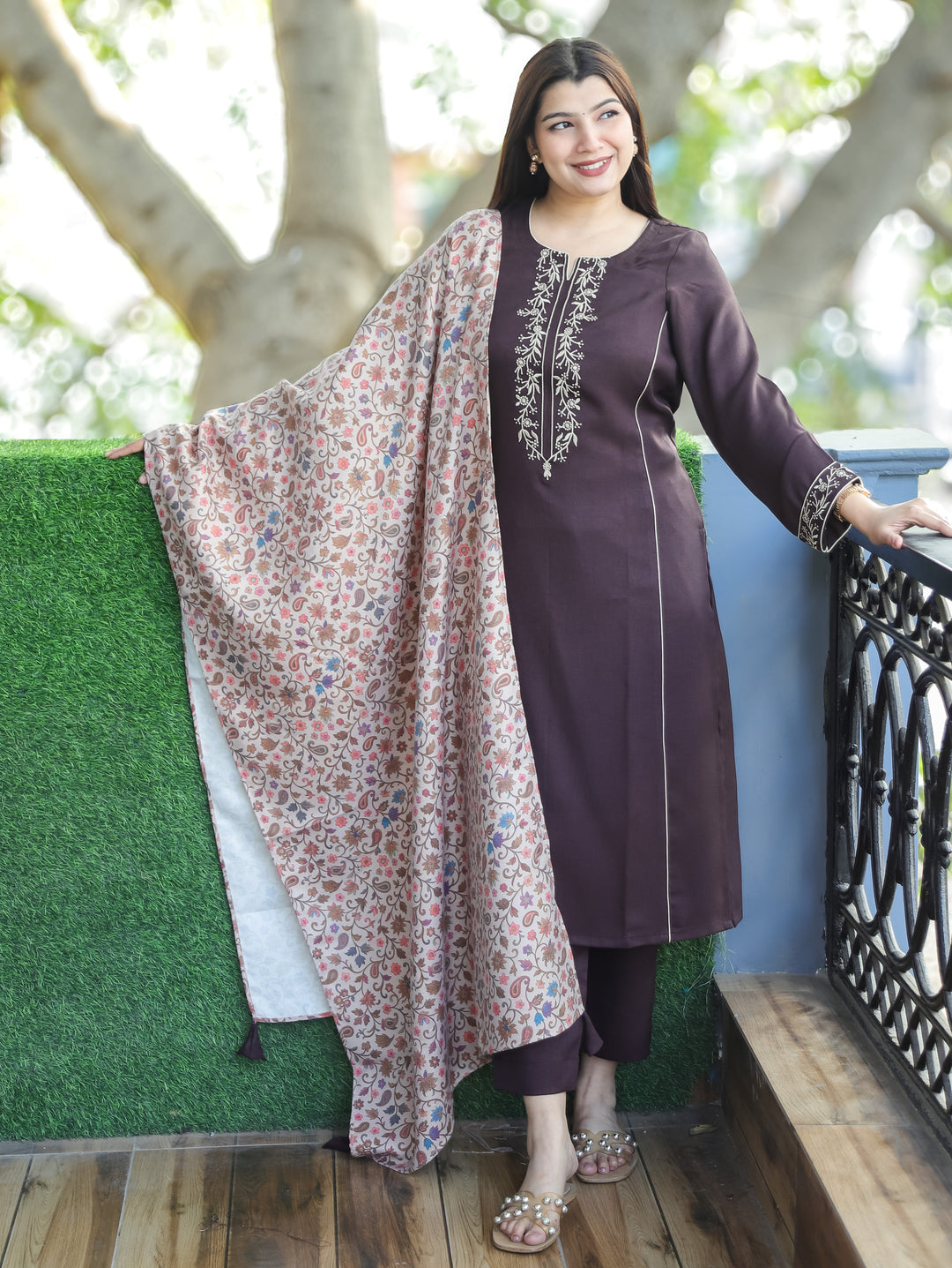 Ravli Dark Brown Round Neck Embroidered Neck Light Semi Pashmina 3 Piece Set