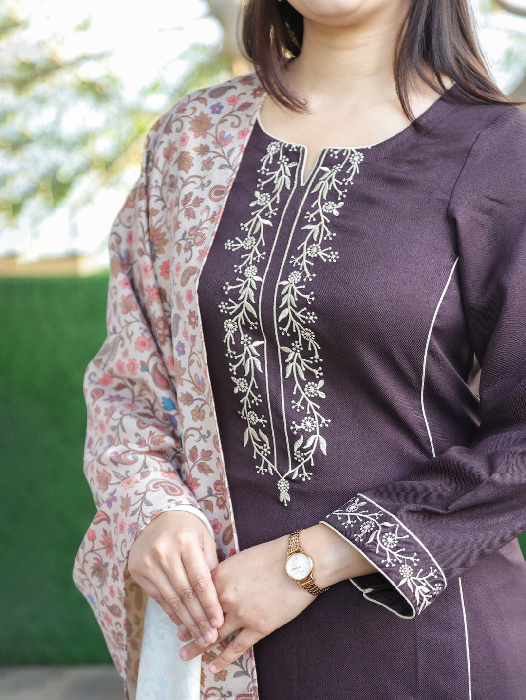 Ravli Dark Brown Round Neck Embroidered Neck Light Semi Pashmina 3 Piece Set