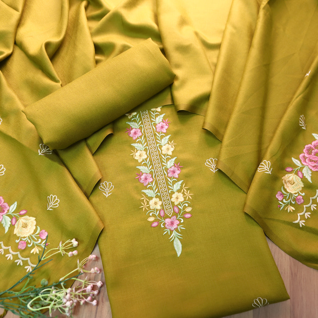 Saverhi Parrot Green Thread Embroidered Semi Pashmina WInter Set