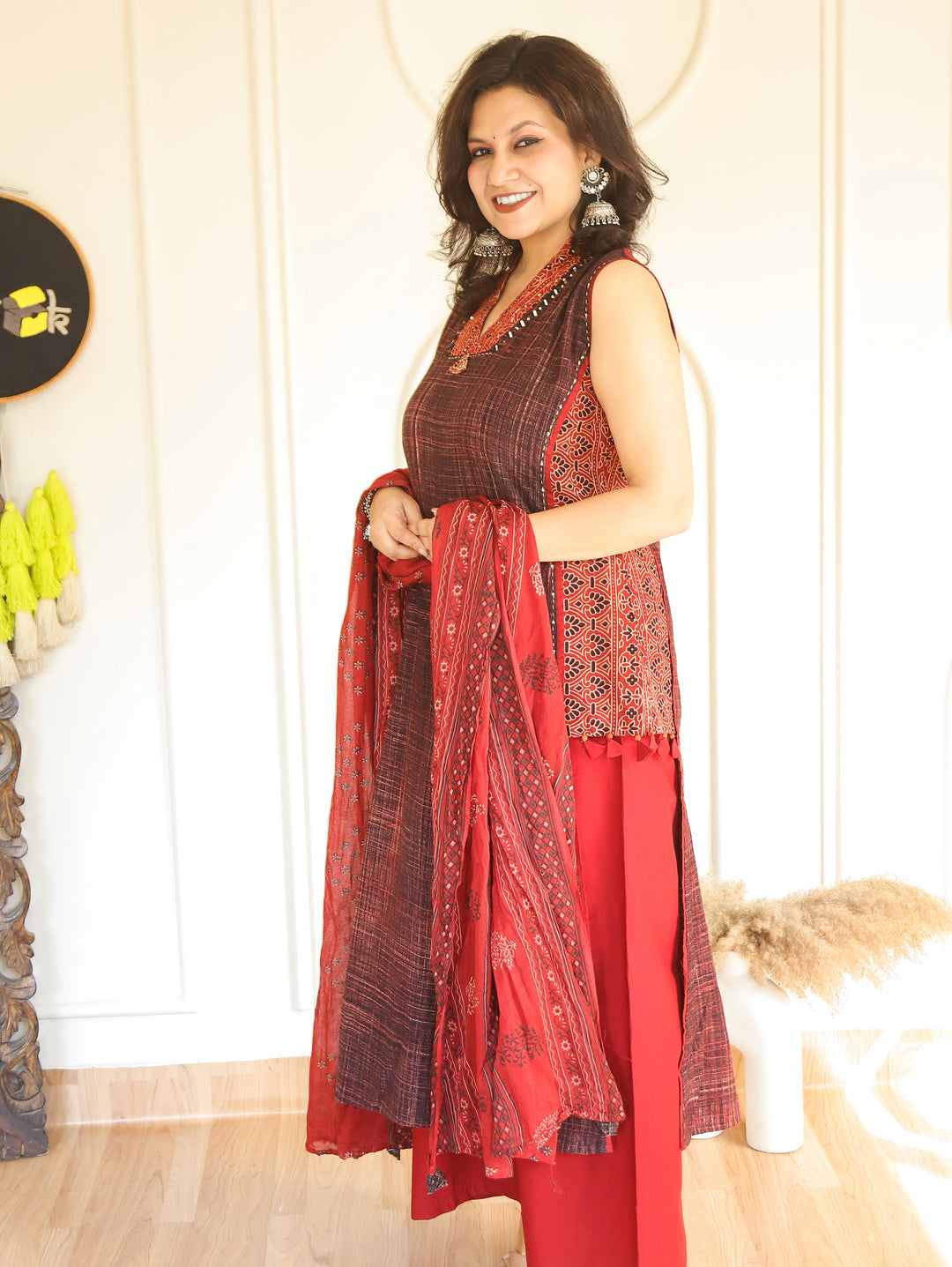 Shambhavi Faded Black V Neck Brush Painted 3 Piece Set