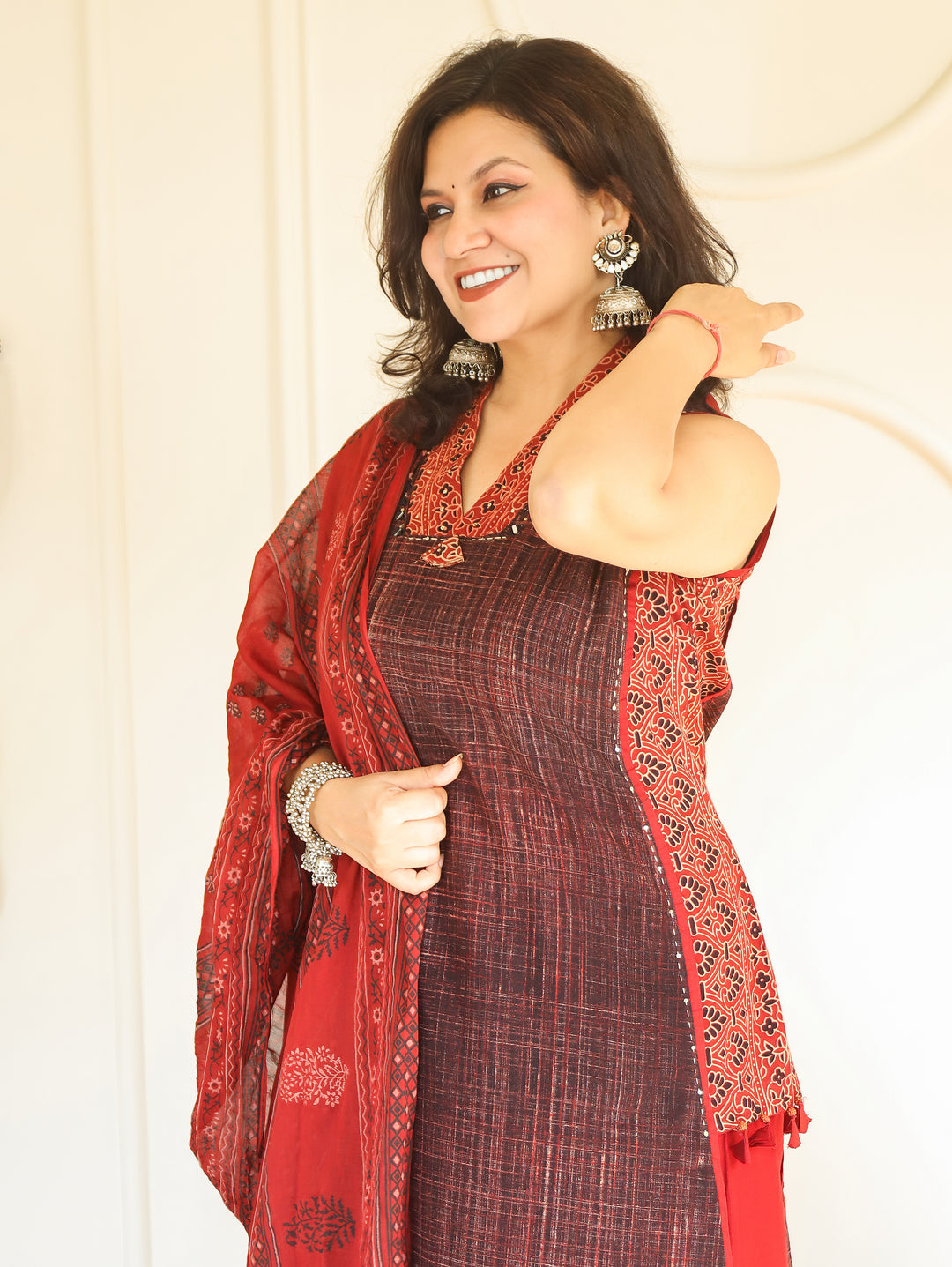 Shambhavi Faded Black V Neck Brush Painted 3 Piece Set