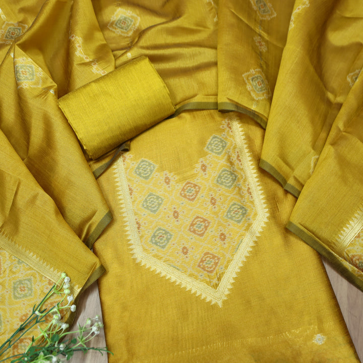 Rupali Turmeric Yellow Zari Weaved Maheswari Set