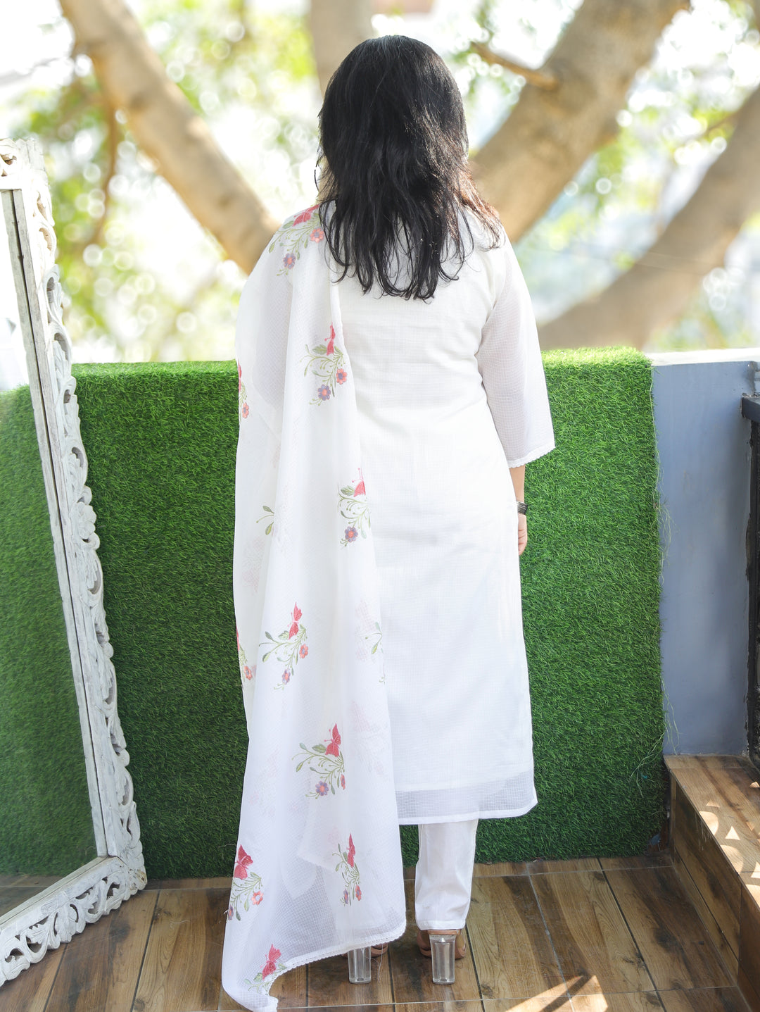 Barista Shell White Bird Embroidered Neck Work Kota Doriya 3 Piece Set