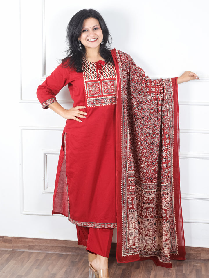 Sunaina Cherry Red Kardana and Patra Printed Yoke with Knot Cotton 3 Piece Set