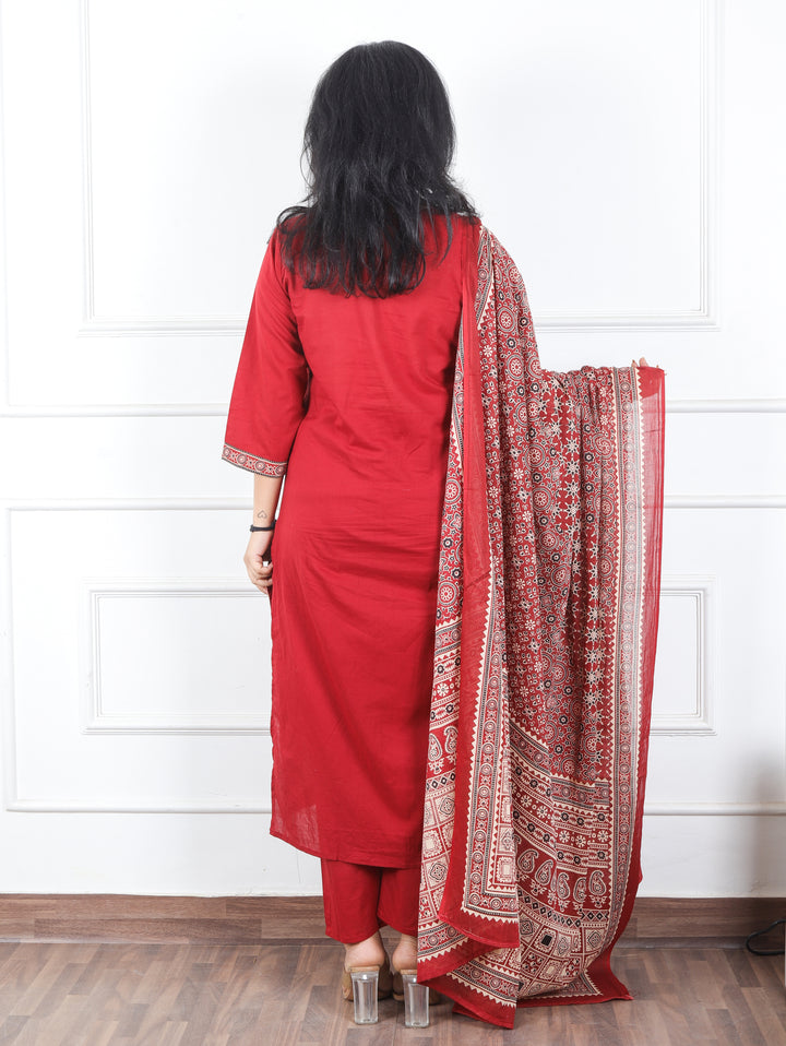 Sunaina Cherry Red Kardana and Patra Printed Yoke with Knot Cotton 3 Piece Set