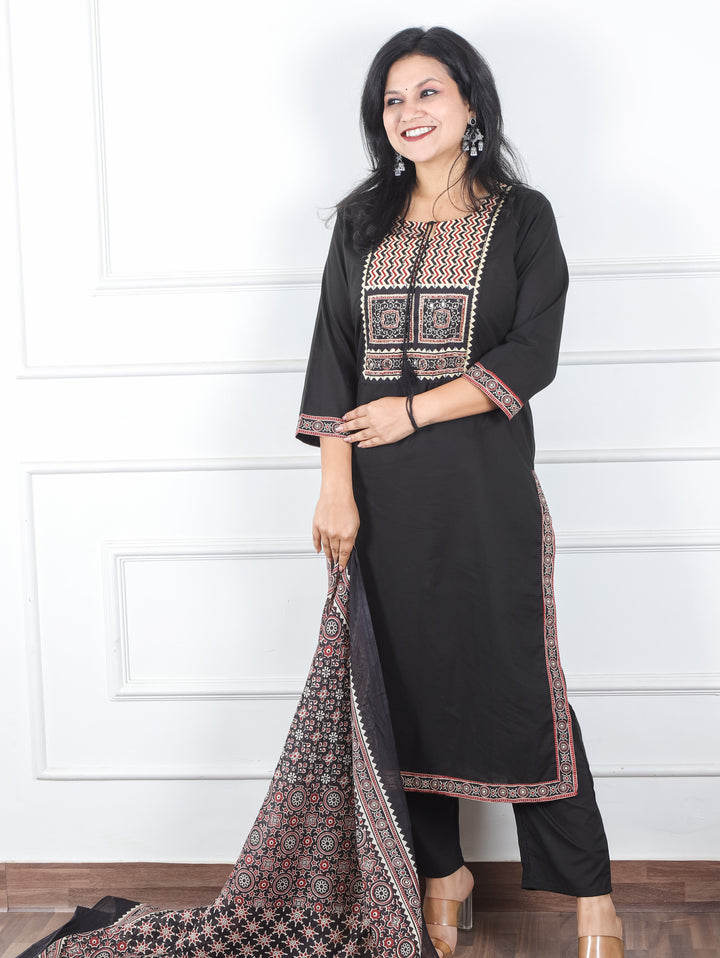 Sunaina Midnight Black Kardana and Patra Printed Yoke with Knot Cotton 3 Piece Set