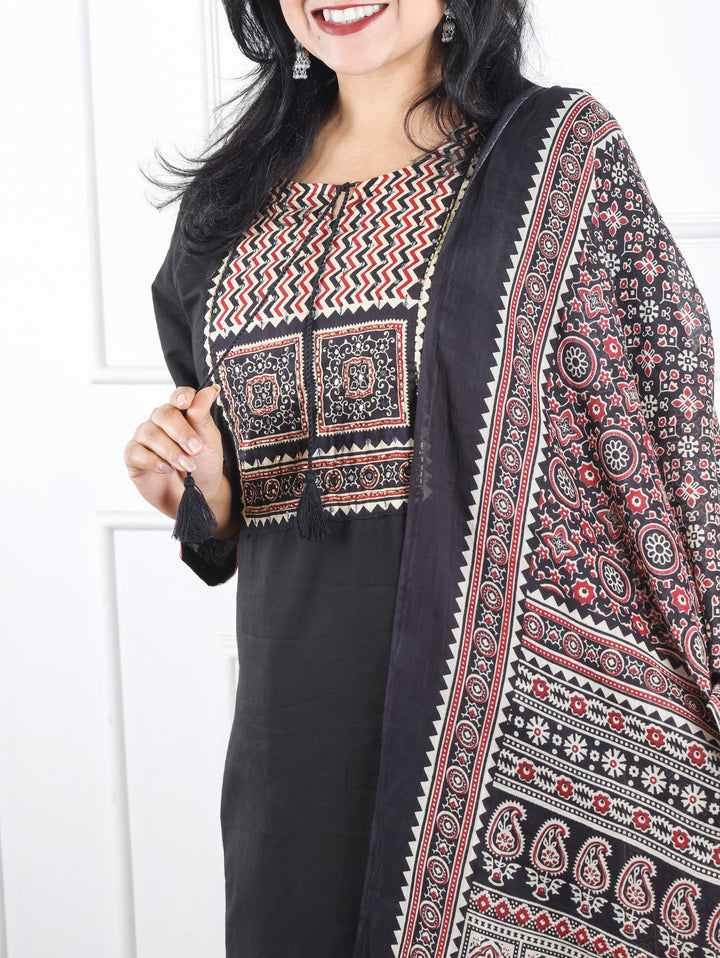 Sunaina Midnight Black Kardana and Patra Printed Yoke with Knot Cotton 3 Piece Set