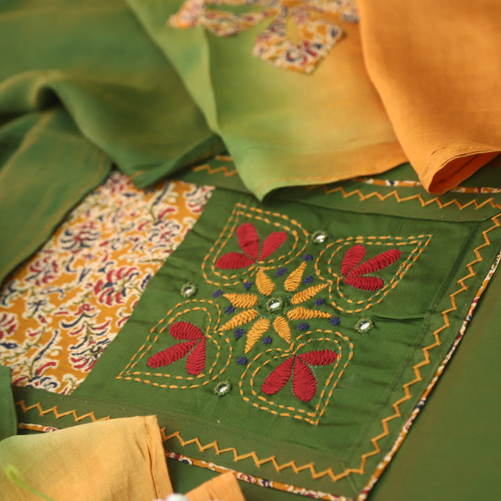 Pakkhi Forest Green Thread Work with Mirron in Kalamkari Print Yoke Glazed Cotton Set