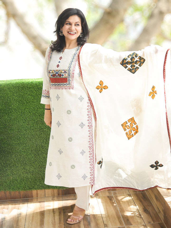 Nancy Shell White Warli Mirror 3 Piece Set