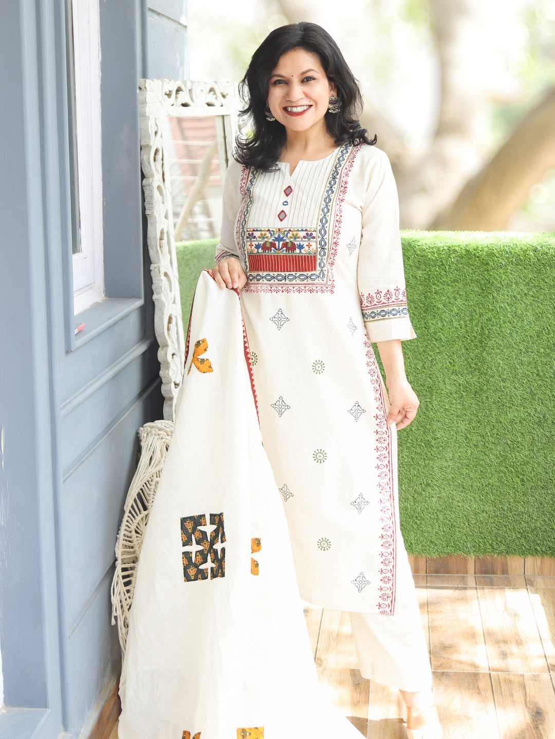 Nancy Shell White Warli Mirror 3 Piece Set