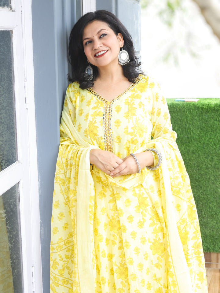 Bella Butter Yellow Patra Mul Cotton 3 Piece Set