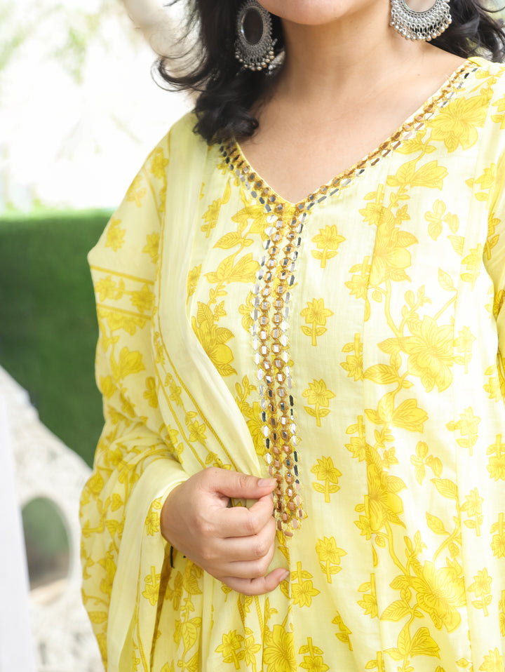 Bella Butter Yellow Patra Mul Cotton 3 Piece Set