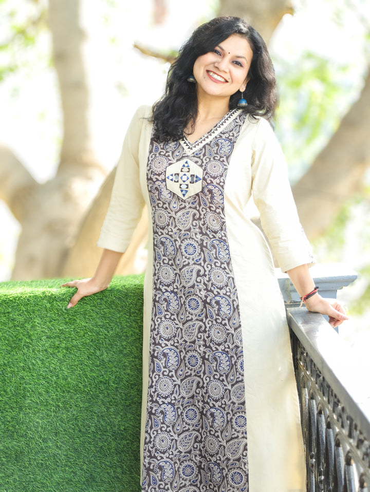 Adikriti Cream White V Neck with Mirror Paisley Printed Panel Style Cotton Kurti