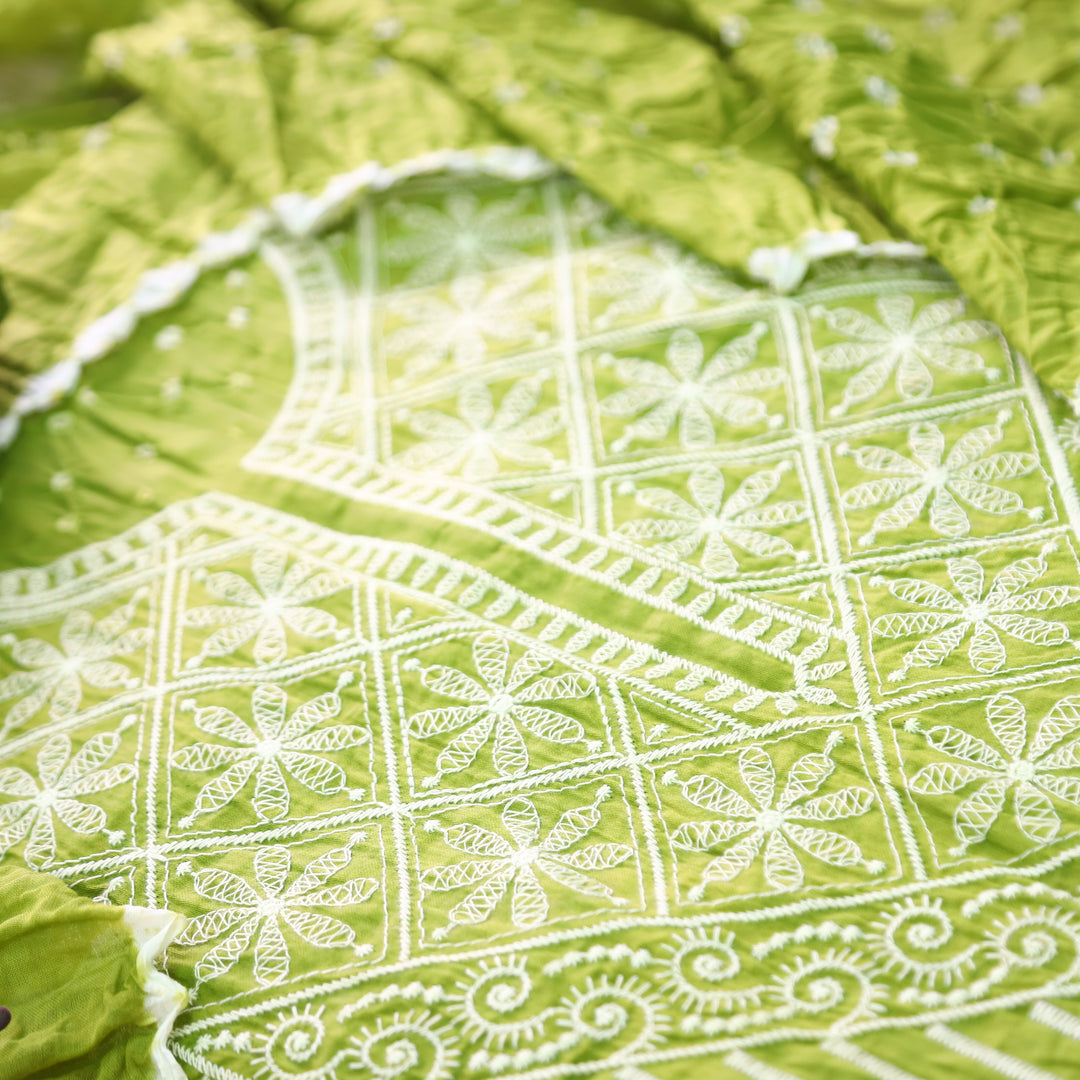 Bandegi Grass Green Authentic Bandhej with Thread Neck Work Cotton Set