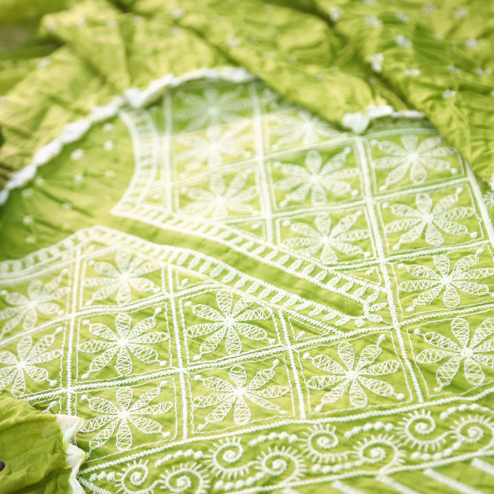 Bandegi Grass Green Authentic Bandhej with Thread Neck Work Cotton Set