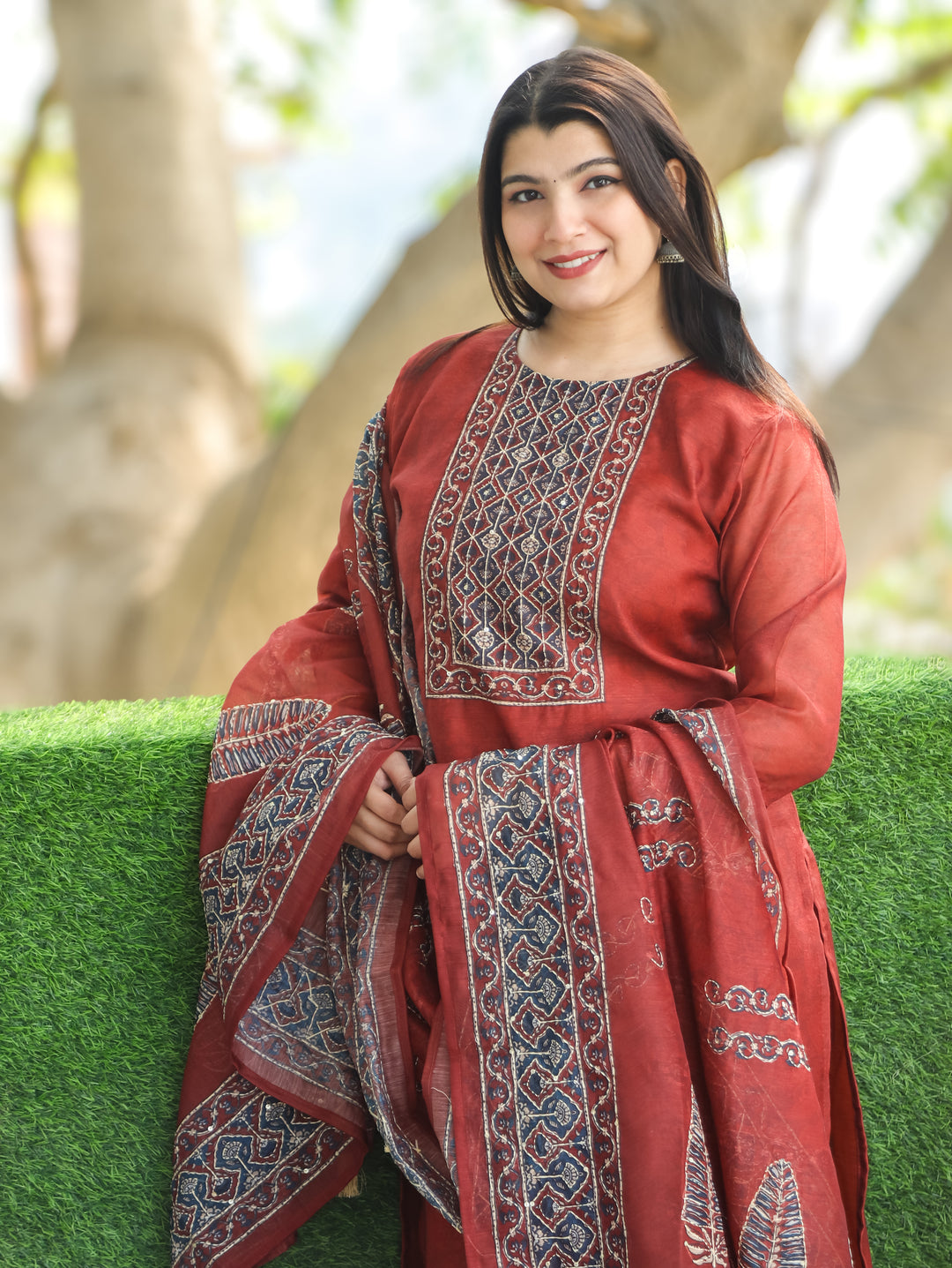 Nandani Barn Mauve Printed Neck with Kolkata Hand Kantha Work Chanderi 3 Piece Set