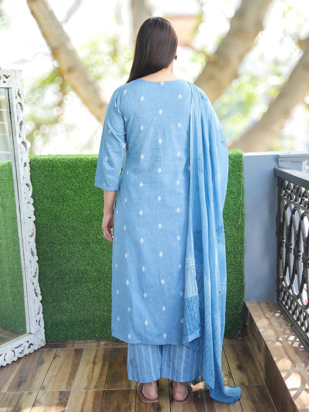 Sadka Amber Blue Thread Weaved Yoke with Mirror in Weaved South Cotton 3 Piece Set