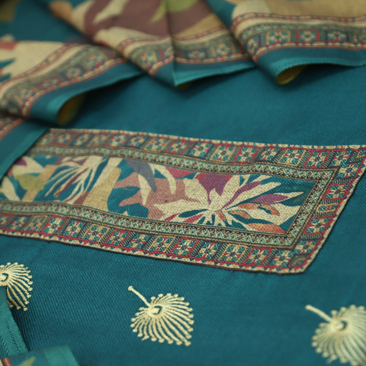 सुन्दरी Aqua Teal Digital Print Patch Neck with Thread Work Semi Pashmina Winter Set