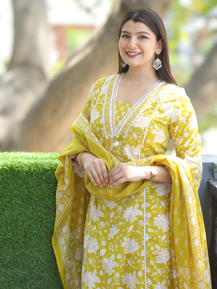 Jiya Turmeric Yellow Floral Printed 3 Piece Set