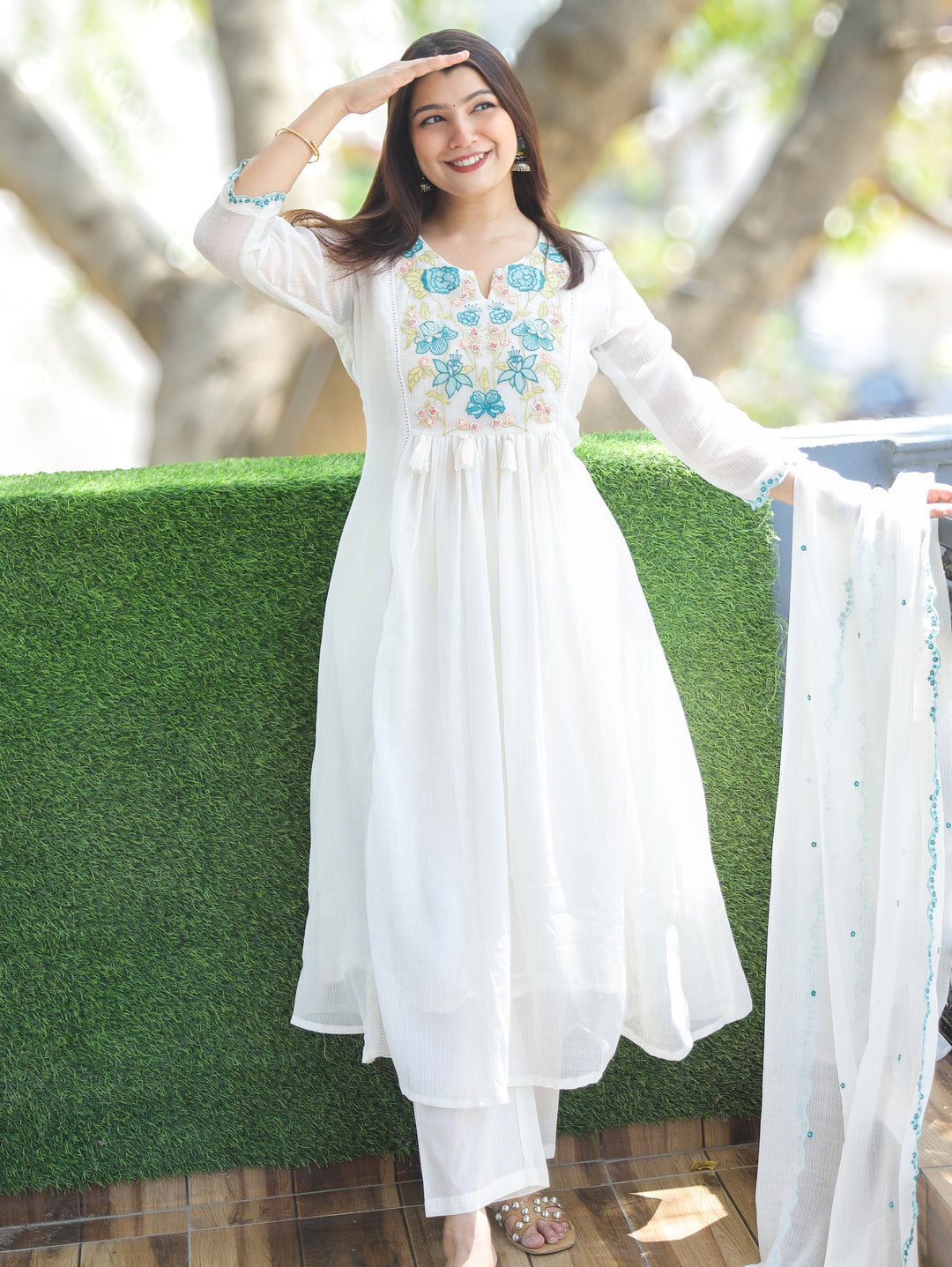 Hans Safed Embroiderd Crinkle Mul Chanderi 3 Piece Set