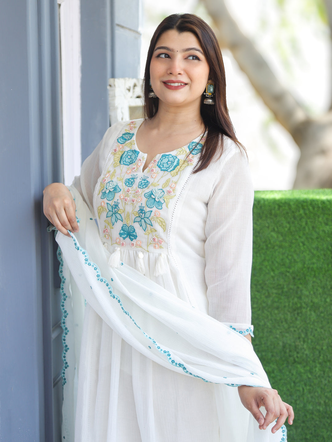 Hans Safed Embroiderd Crinkle Mul Chanderi 3 Piece Set