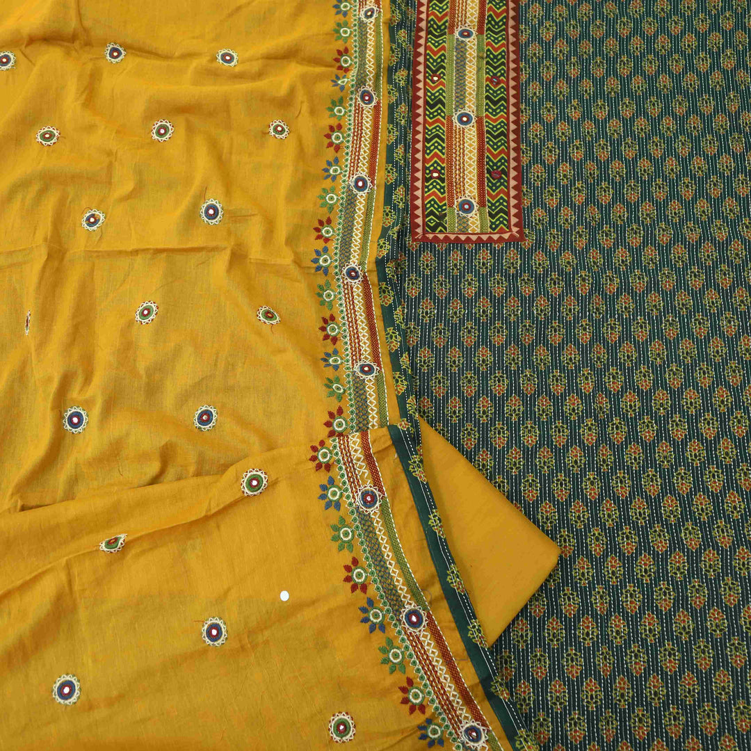 Anokhi Green Ajrak Print Kantha Cotton Top with Border Hem Dupatta