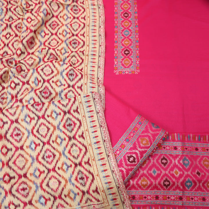कमलिया Magenta Pink Thread Weaved Neck with Zari Semi Pashmina Suit Set
