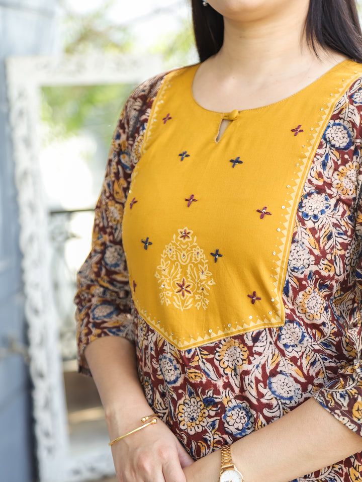 Sajni Canary Yellow Floral Thread Work Yoke with Kalamkari Printed Cotton 2 PIece Set