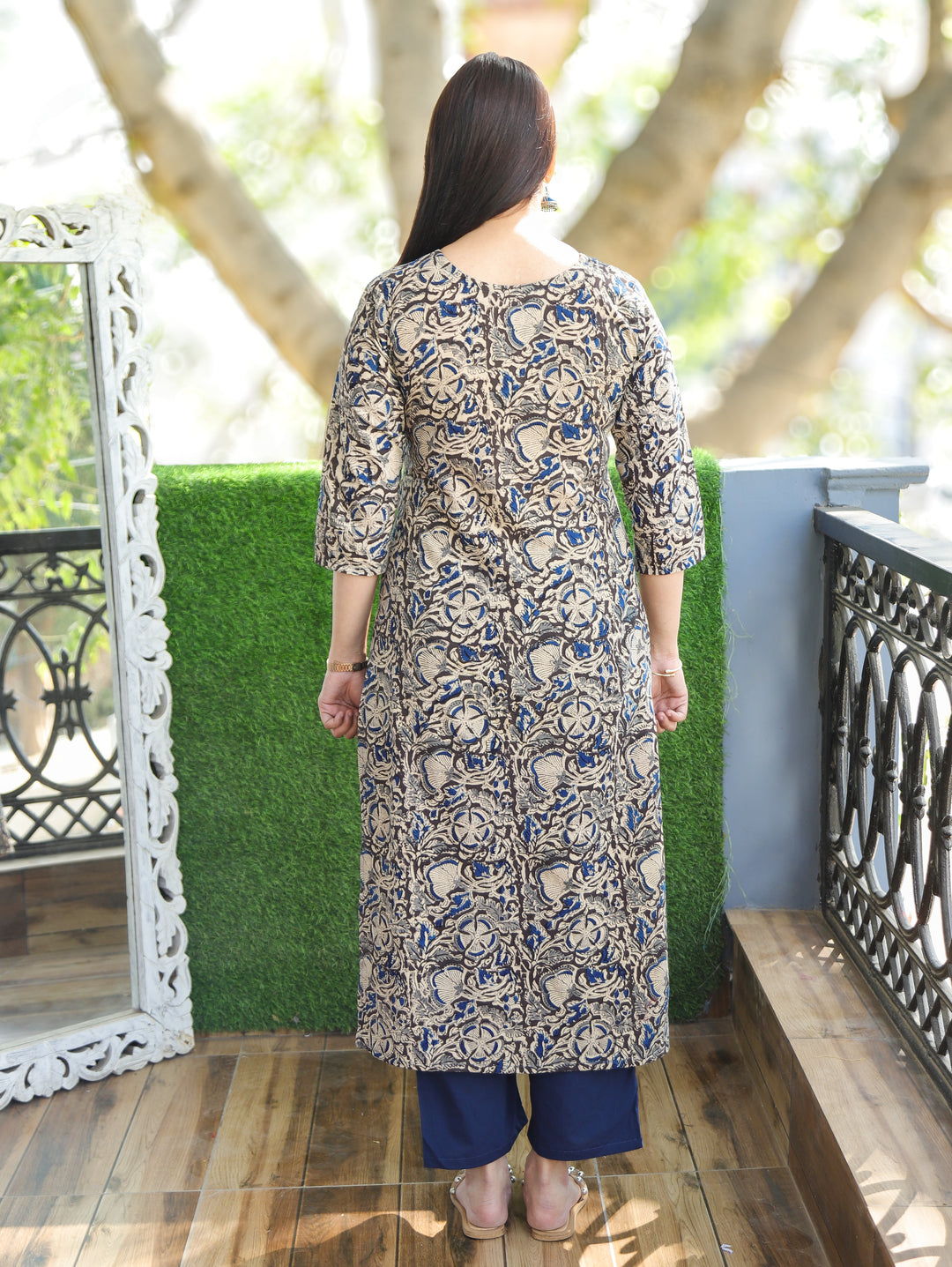 Sajni Denim Blue Floral Thread Work Yoke with Kalamkari Printed Cotton 2 PIece Set