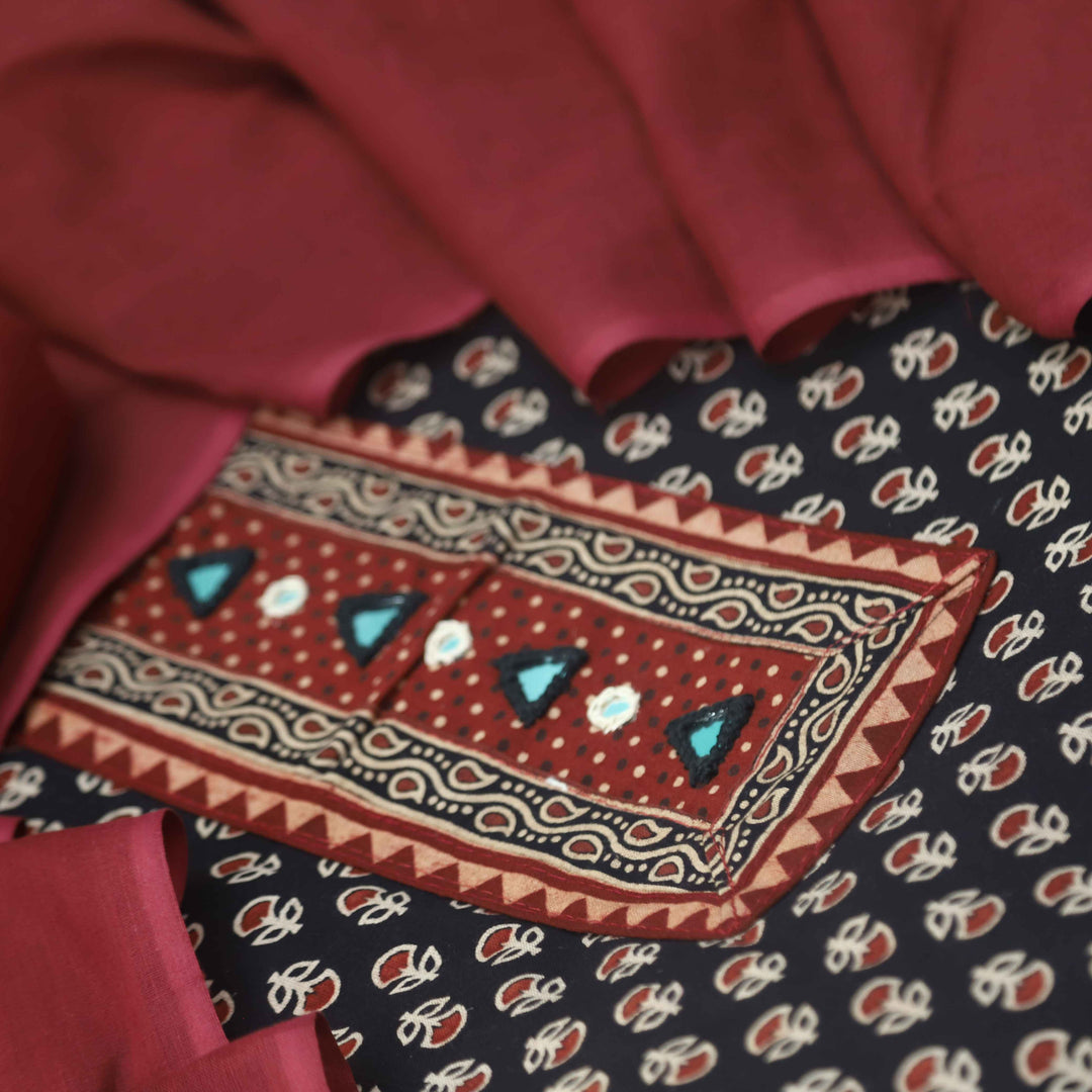 Pardesiyaa Metal Black Kutch Neck Mirror Work Printed Cotton Suit Set