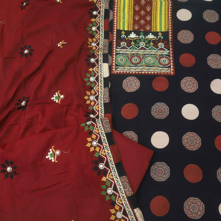 Pardesiyaa Metal Black Kutch Neck Embriodered Work Printed Cotton Suit Set
