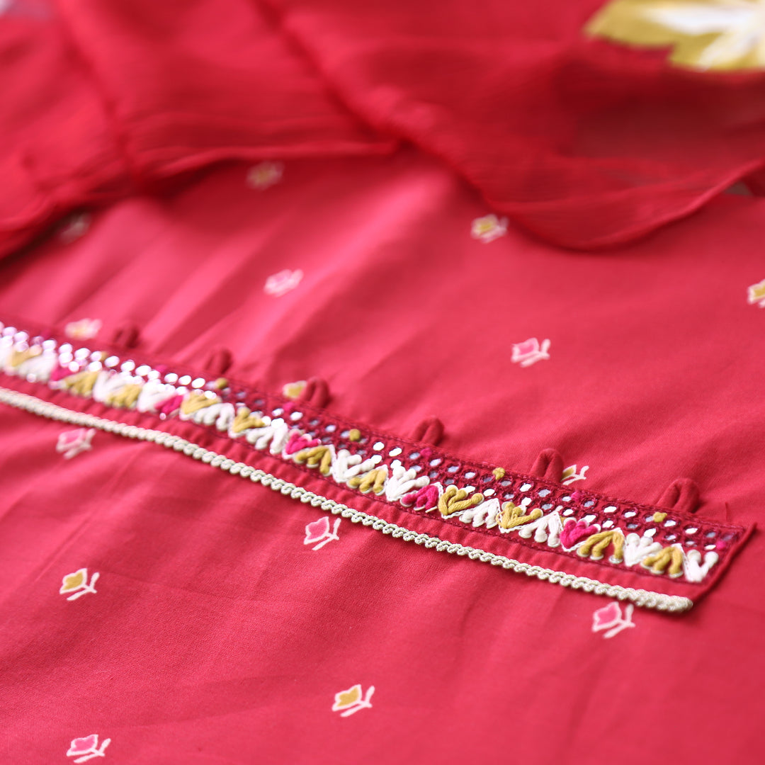 Rushna Bride Red Thread Work Patch Floral Buti Print Cotton Set