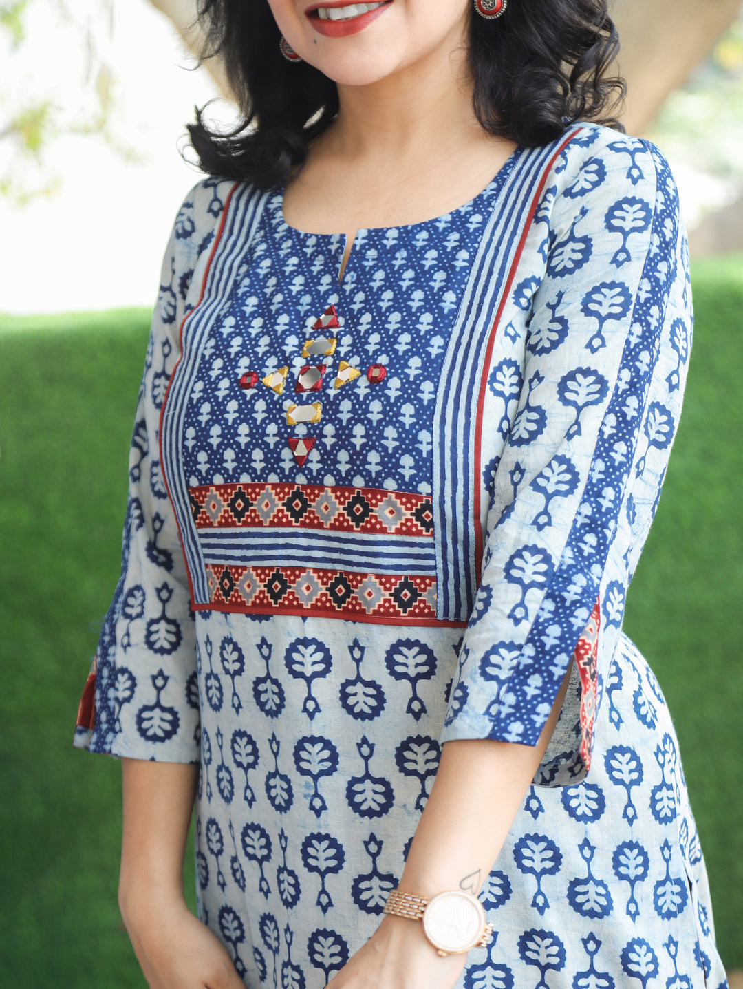 Soni Ice Blue Bel Buti Dabu Printed Cotton Kurti