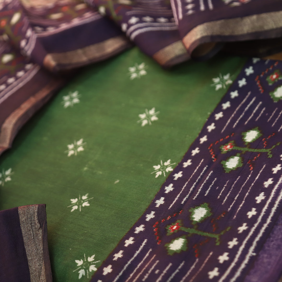 Saatvi Forest Green Ikkat Printed Hemline Mul Chanderi Set