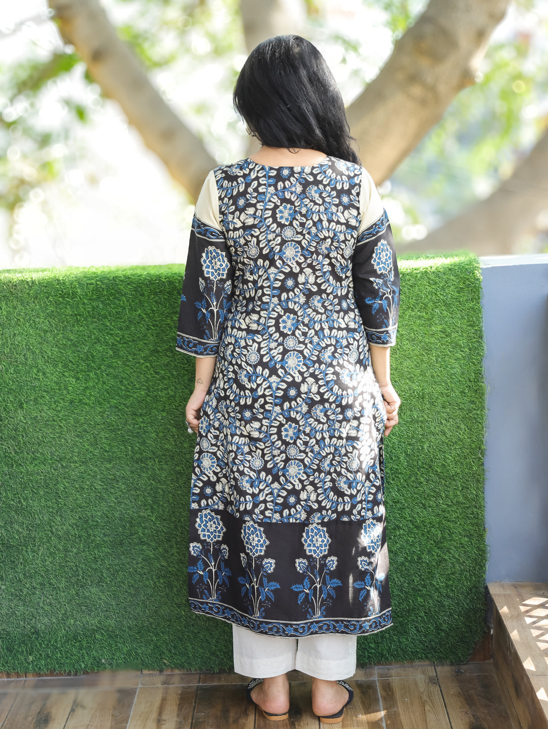 Palki Midnight Black V Neck Mirror Work Kalamkari Floral Printed Cotton Kurti