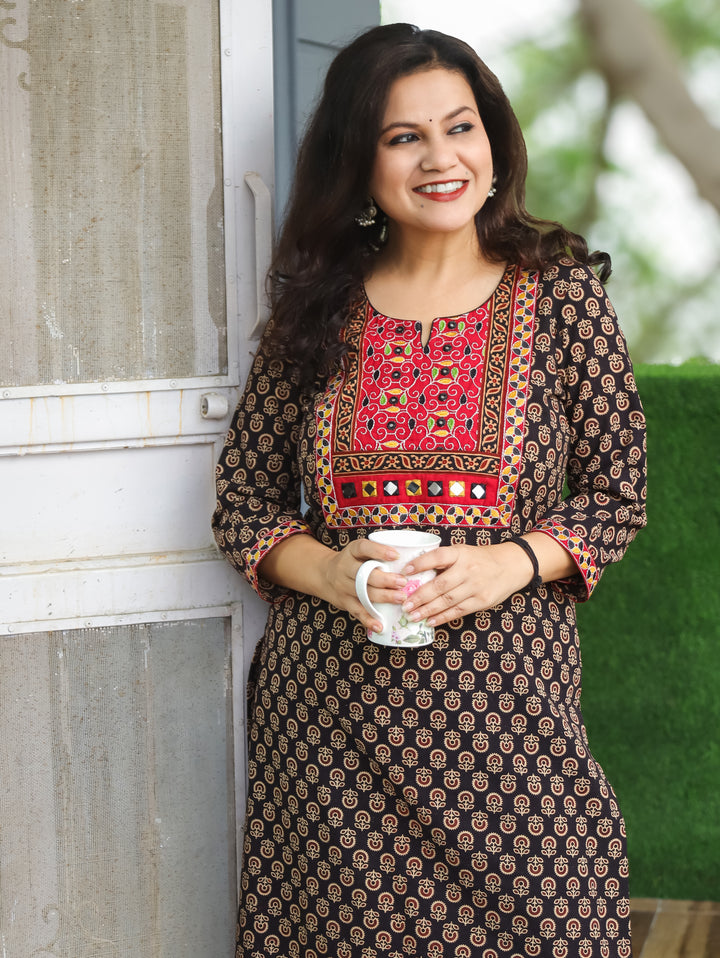 Madhuri Ebony Black Kutch Mirror Yoke with Embroidery Work Gamthi Print Cotton Kurti D4