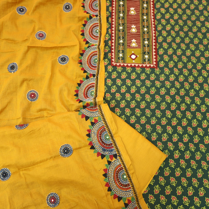 Vaniya Forest Green Kutch Mirror Yoke Ajrak Print Cotton Set